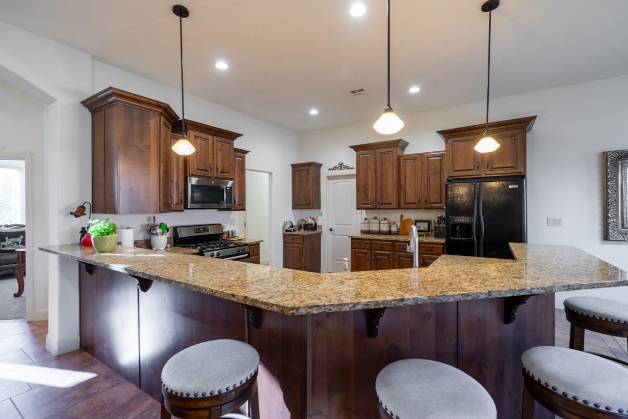 2246 W Sonoma LN St George, UT 84770 home for sale, MLS#25-267727 - Erika Rogers Photo 20