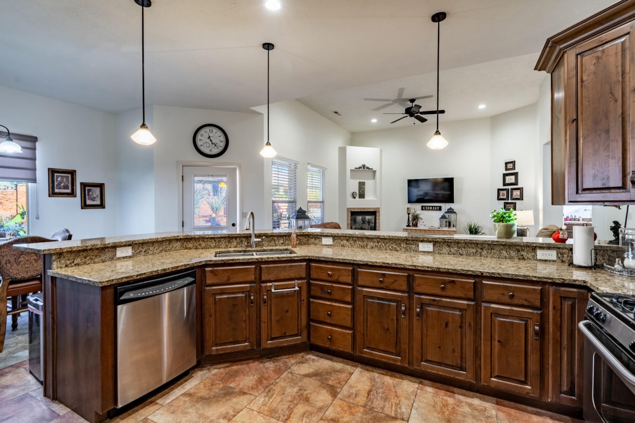 2246 W Sonoma LN St George, UT 84770 home for sale, MLS#25-267727 - Erika Rogers Photo 26