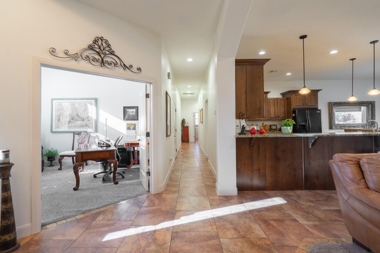 2246 W Sonoma LN St George, UT 84770 home for sale, MLS#25-267727 - Erika Rogers Photo 27