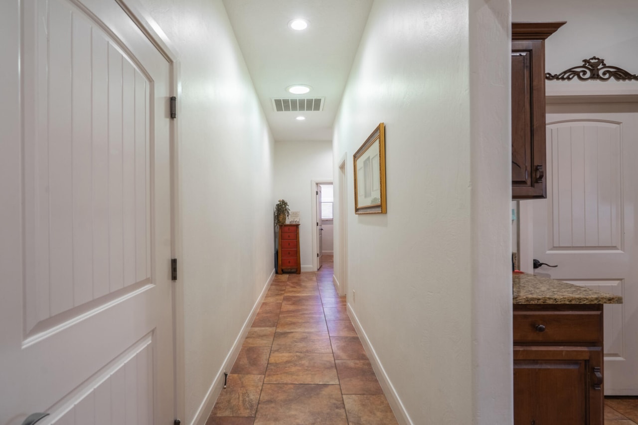 2246 W Sonoma LN St George, UT 84770 home for sale, MLS#25-267727 - Erika Rogers Photo 28