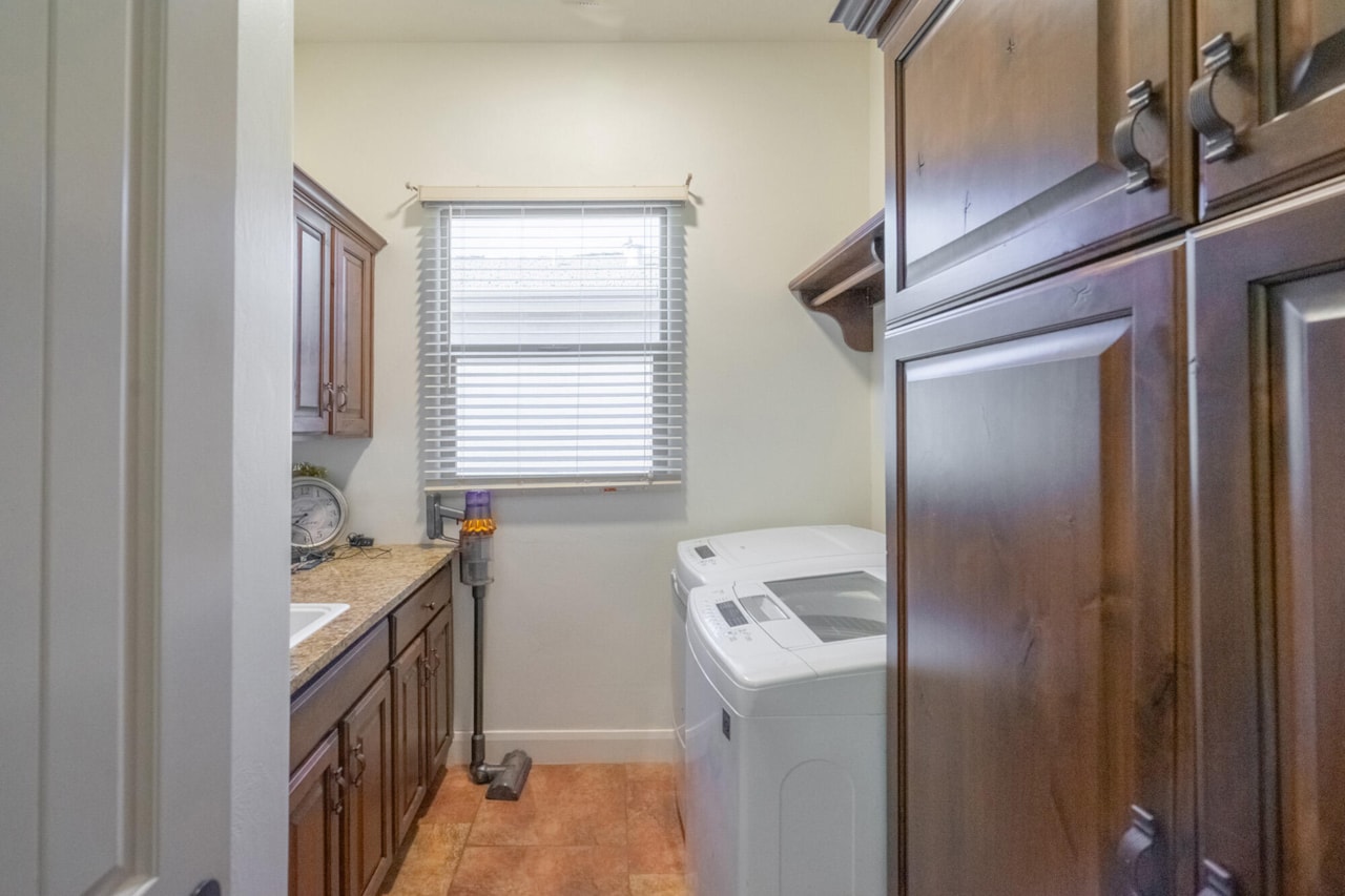 2246 W Sonoma LN St George, UT 84770 home for sale, MLS#25-267727 - Erika Rogers Photo 32