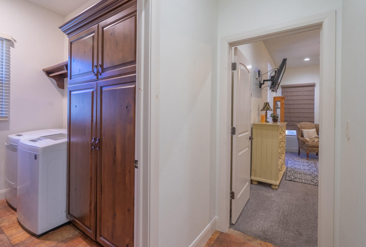 2246 W Sonoma LN St George, UT 84770 home for sale, MLS#25-267727 - Erika Rogers Photo 33