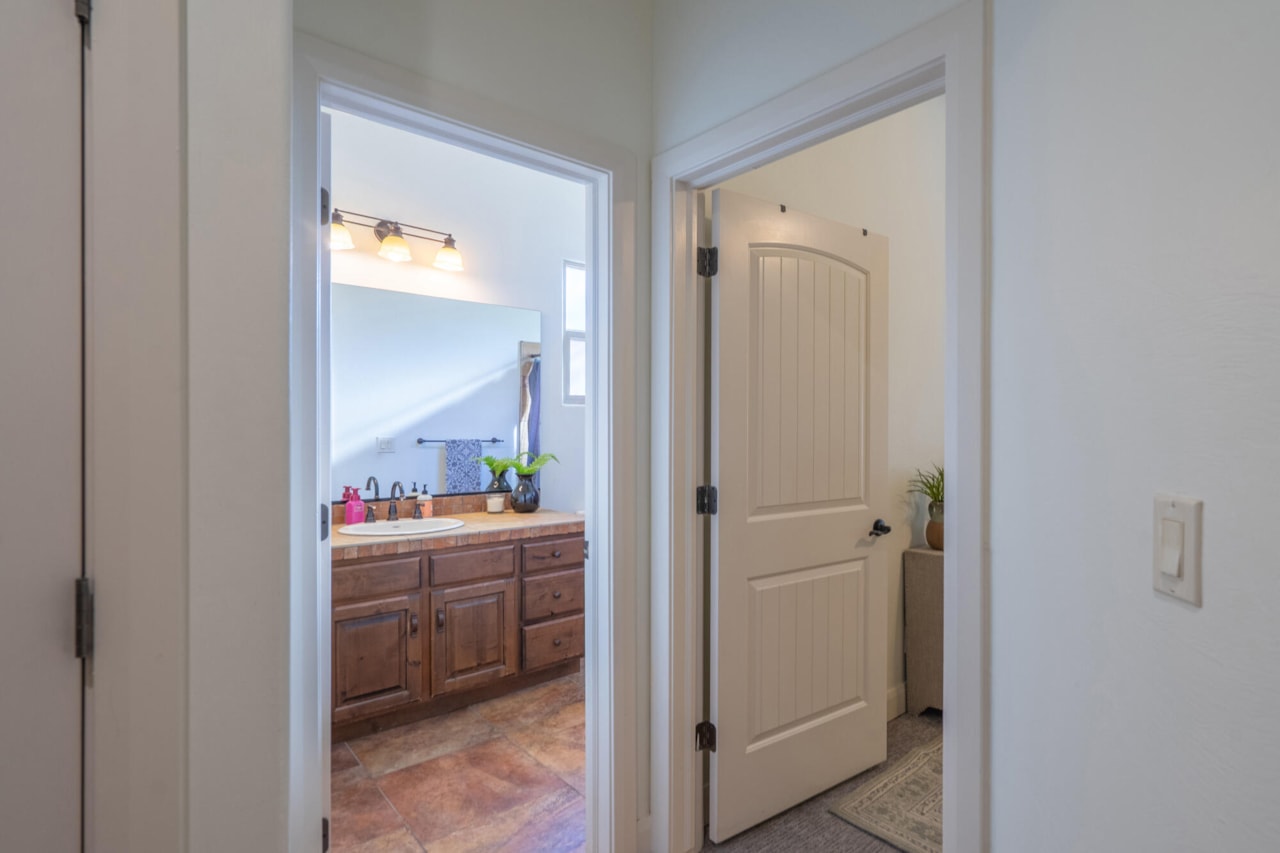 2246 W Sonoma LN St George, UT 84770 home for sale, MLS#25-267727 - Erika Rogers Photo 45