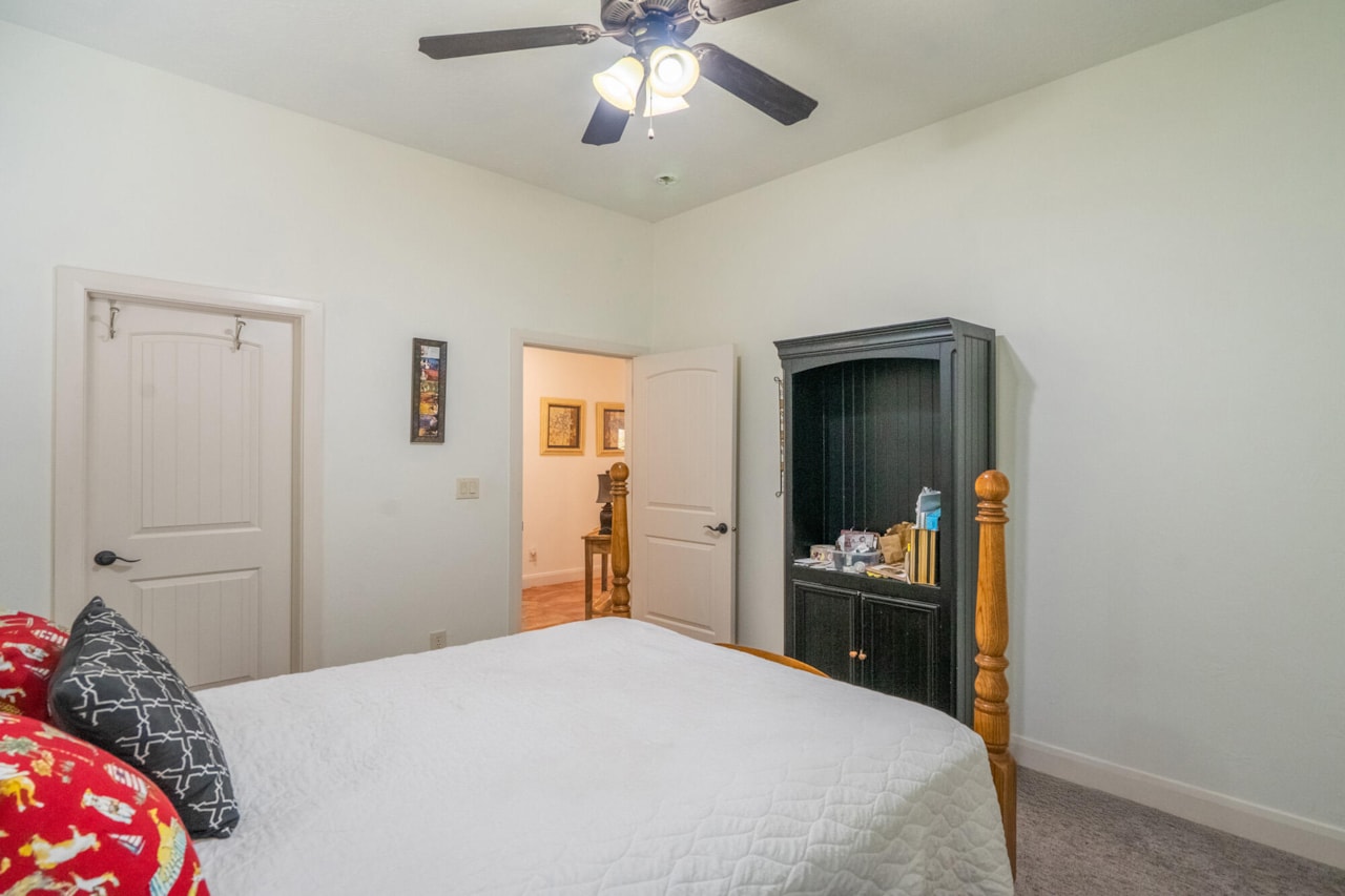 2246 W Sonoma LN St George, UT 84770 home for sale, MLS#25-267727 - Erika Rogers Photo 51