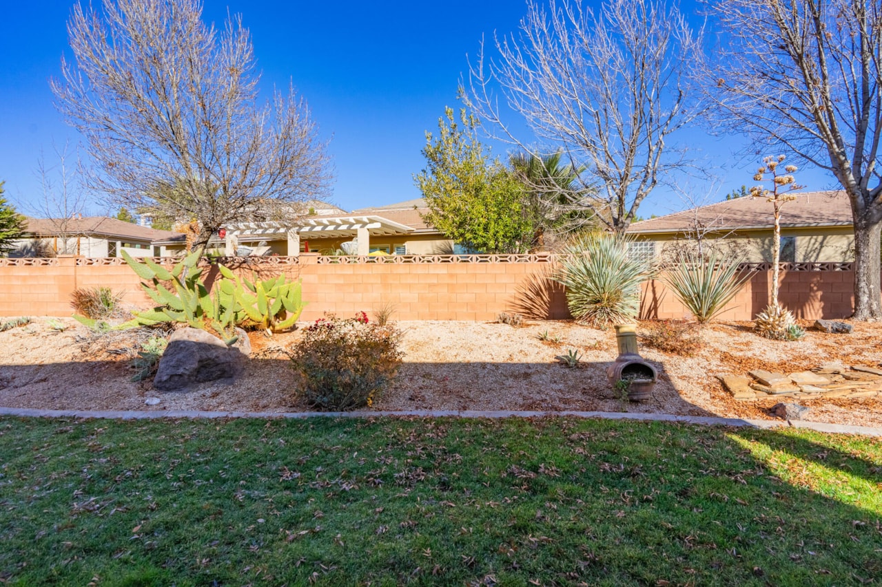 2246 W Sonoma LN St George, UT 84770 home for sale, MLS#25-267727 - Erika Rogers Photo 54