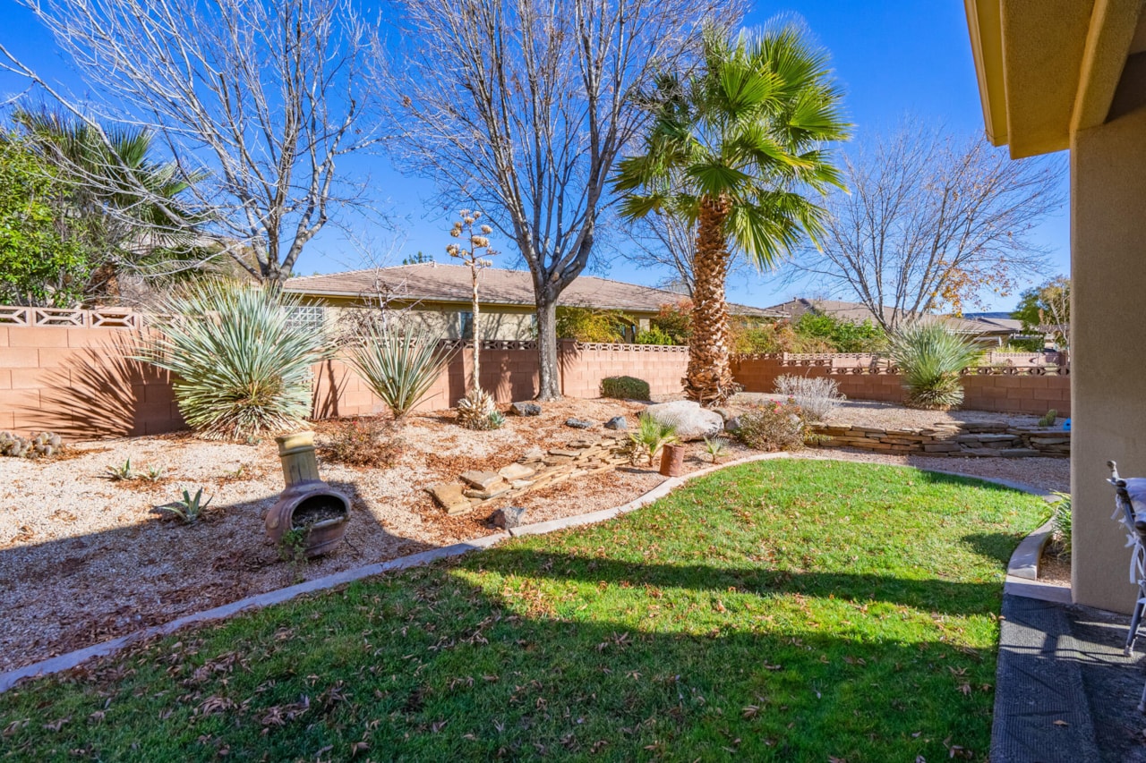 2246 W Sonoma LN St George, UT 84770 home for sale, MLS#25-267727 - Erika Rogers Photo 56