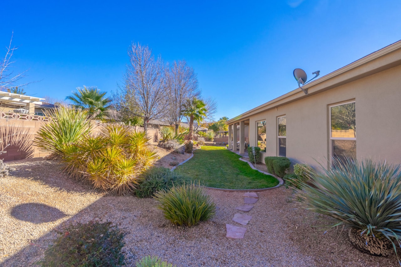 2246 W Sonoma LN St George, UT 84770 home for sale, MLS#25-267727 - Erika Rogers Photo 58