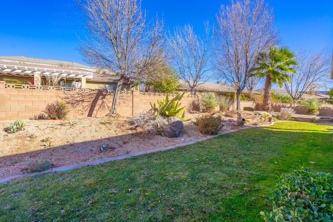 2246 W Sonoma LN St George, UT 84770 home for sale, MLS#25-267727 - Erika Rogers Photo 60