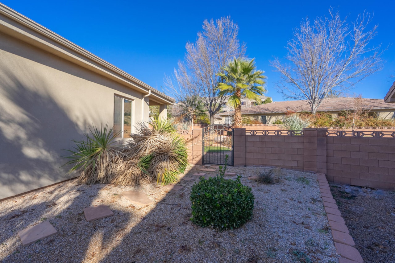 2246 W Sonoma LN St George, UT 84770 home for sale, MLS#25-267727 - Erika Rogers Photo 62