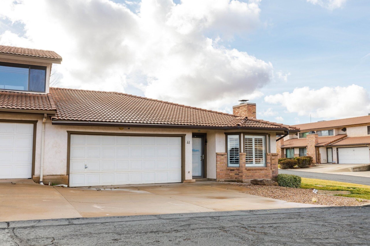 1050 E Brigham RD #11 St George, UT 84790 home for sale, MLS#26-267783 - Erika Rogers Photo 2