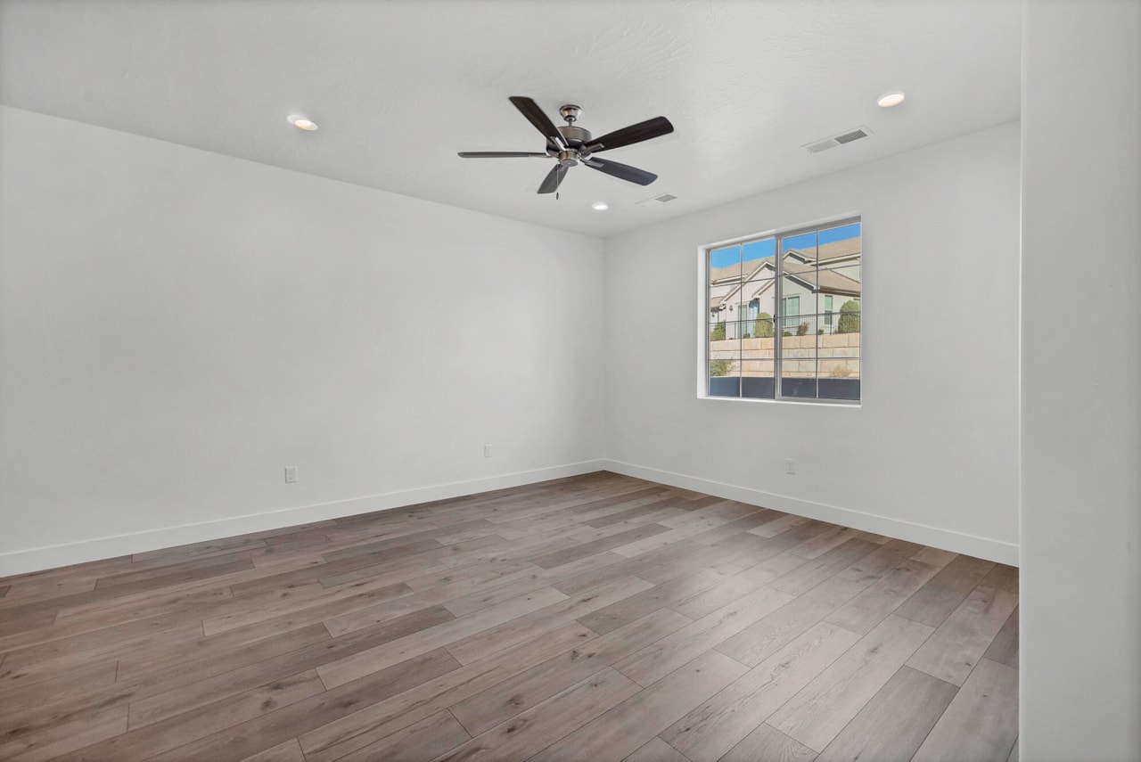 3693 S Brisbane CT St George, UT 84790 home for sale, MLS#26-267799 - Erika Rogers Photo 5