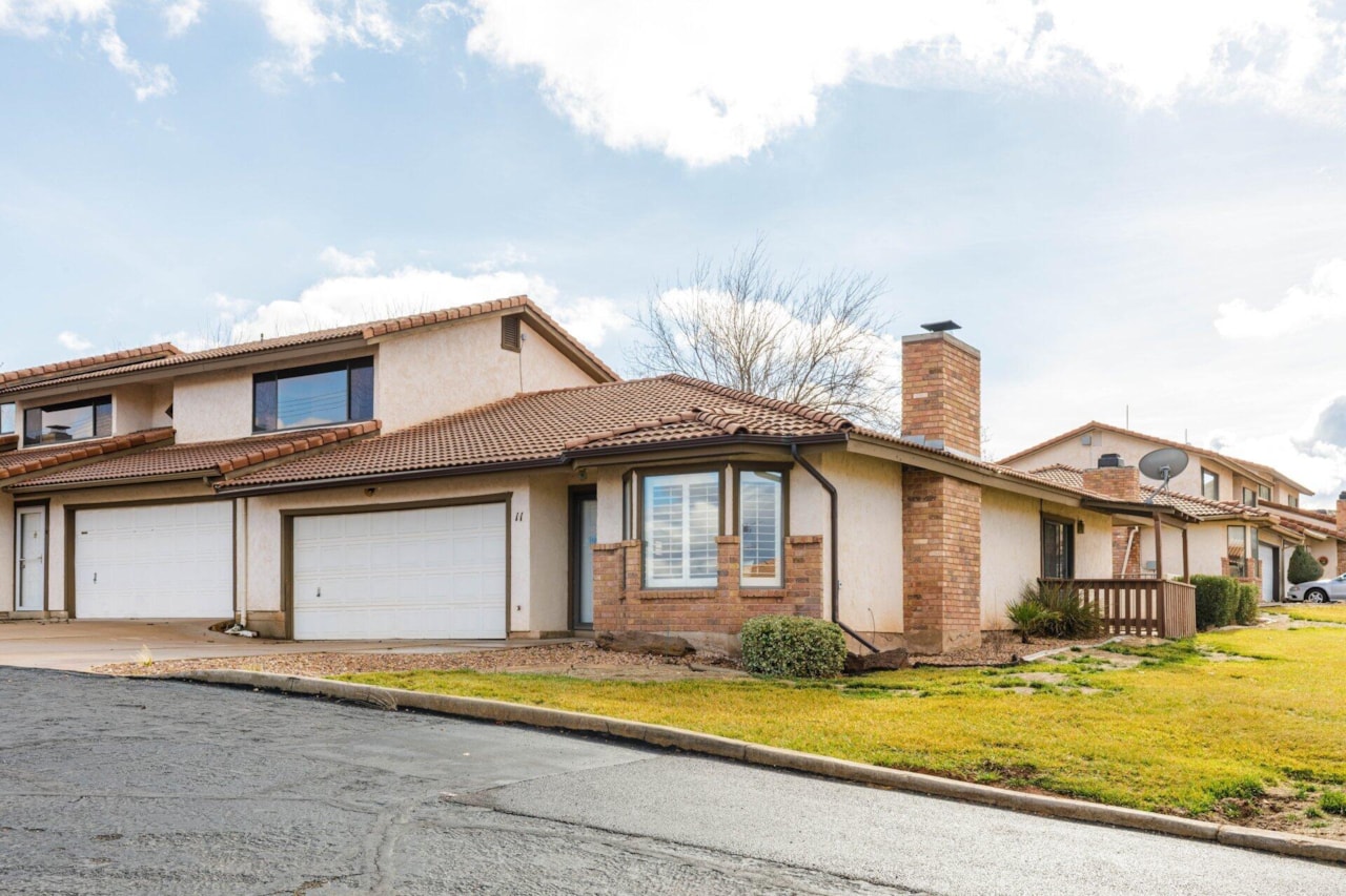 1050 E Brigham RD #11 St George, UT 84790 home for sale, MLS#26-267783 - Erika Rogers Photo 3