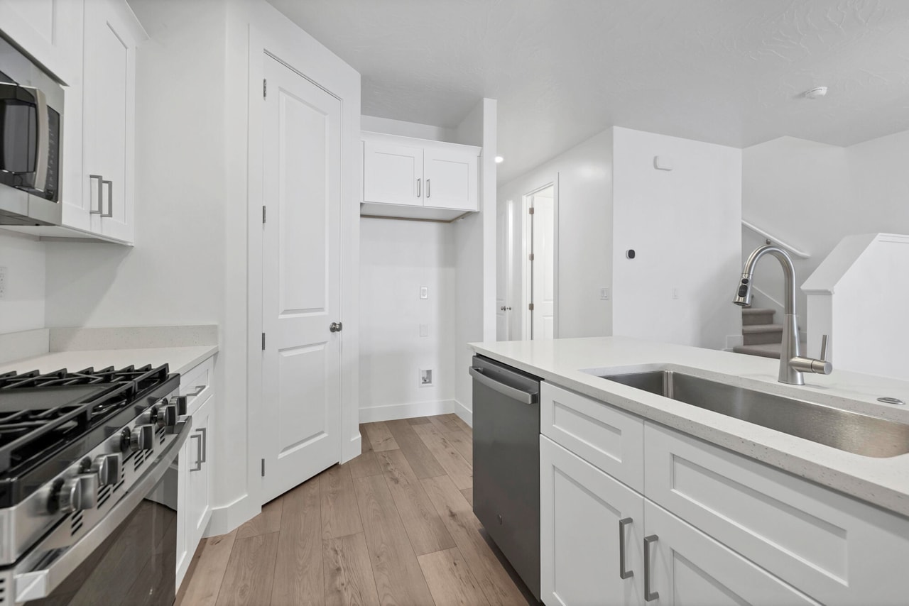 3693 S Brisbane CT St George, UT 84790 home for sale, MLS#26-267799 - Erika Rogers Photo 11