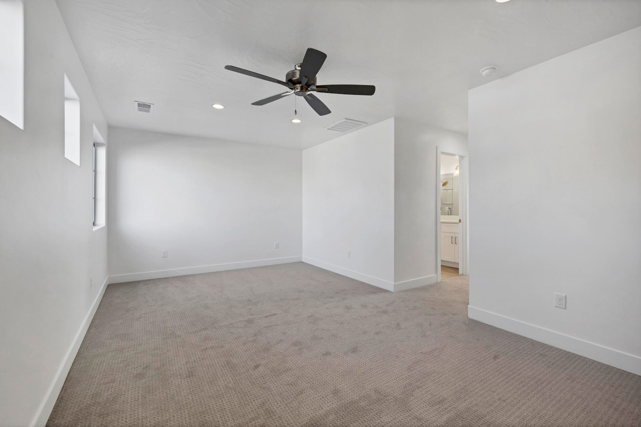 3693 S Brisbane CT St George, UT 84790 home for sale, MLS#26-267799 - Erika Rogers Photo 19