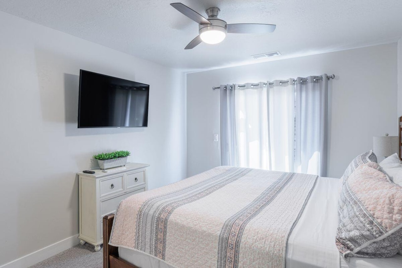 4845 N Fishers Island Way St George, UT 84770 home for sale, MLS#26-267802 - Erika Rogers Photo 9