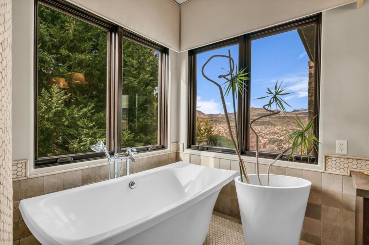 2196 W Long Sky DR St George, UT 84770 home for sale, MLS#26-267797 - Erika Rogers Photo 28