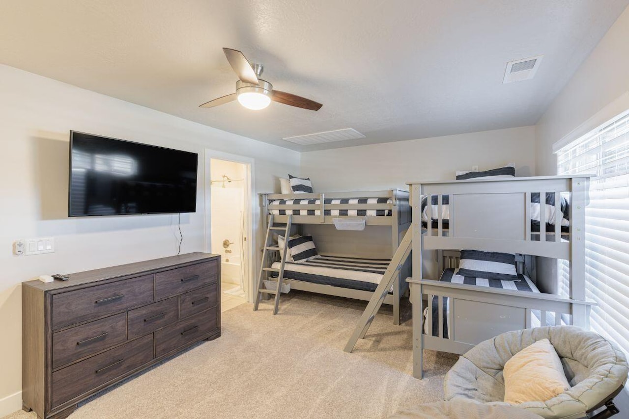 4845 N Fishers Island Way St George, UT 84770 home for sale, MLS#26-267802 - Erika Rogers Photo 13