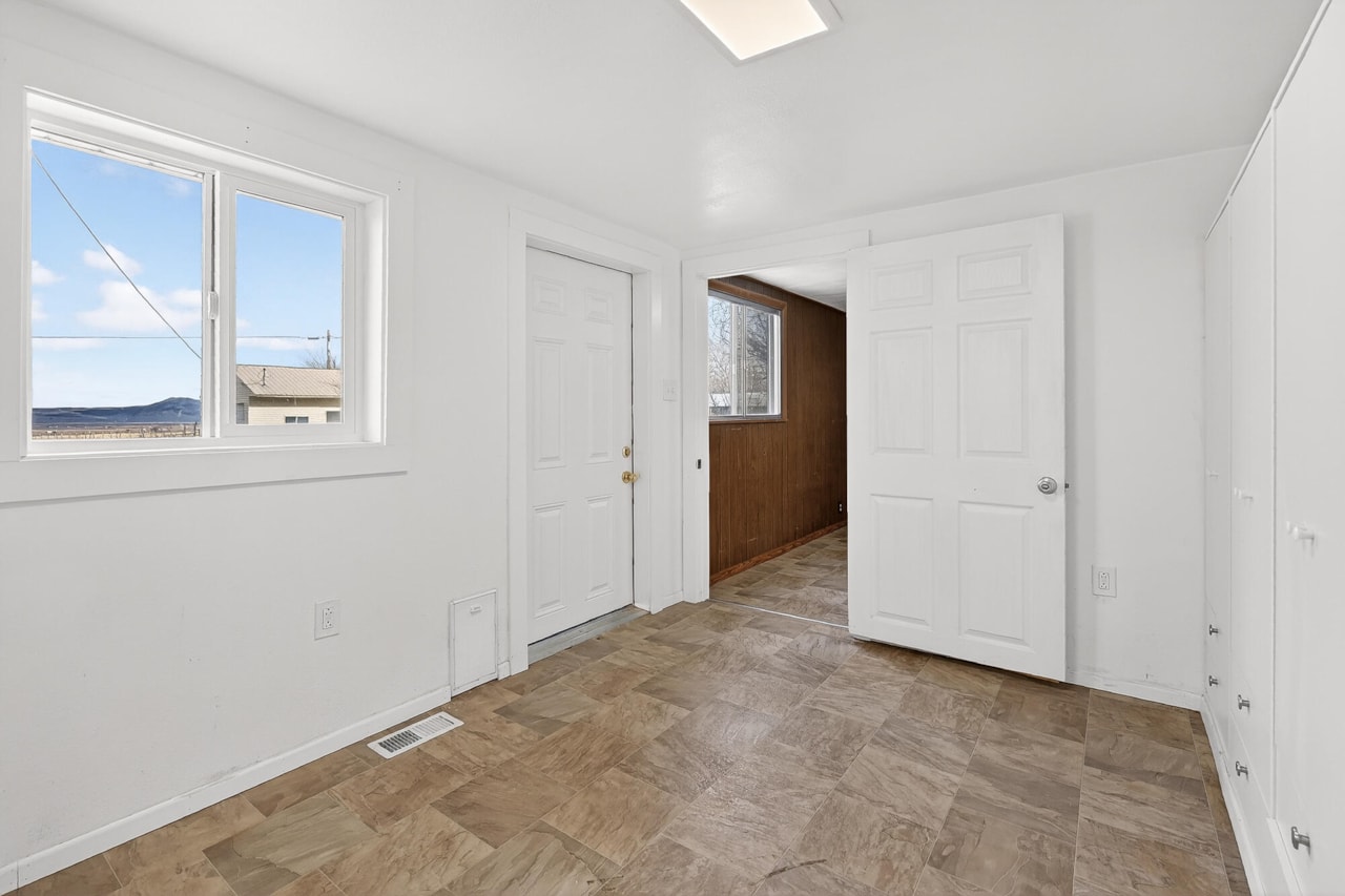 127 E Main ST Summit, UT 84772 home for sale, MLS#26-267789 - Erika Rogers Photo 15