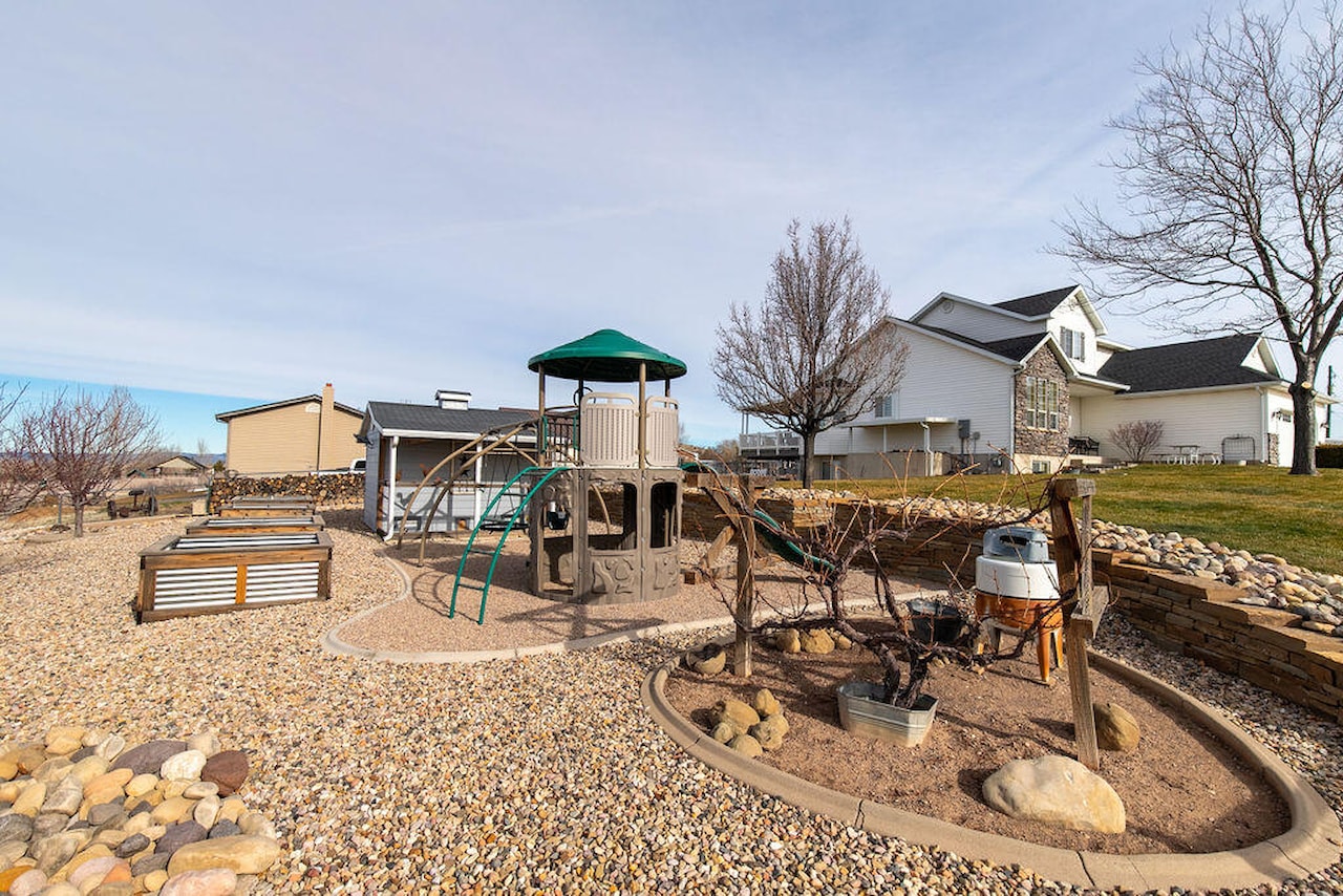 1653 N Millstone CIR Enoch, UT 84721 home for sale, MLS#26-267804 - Erika Rogers Photo 92