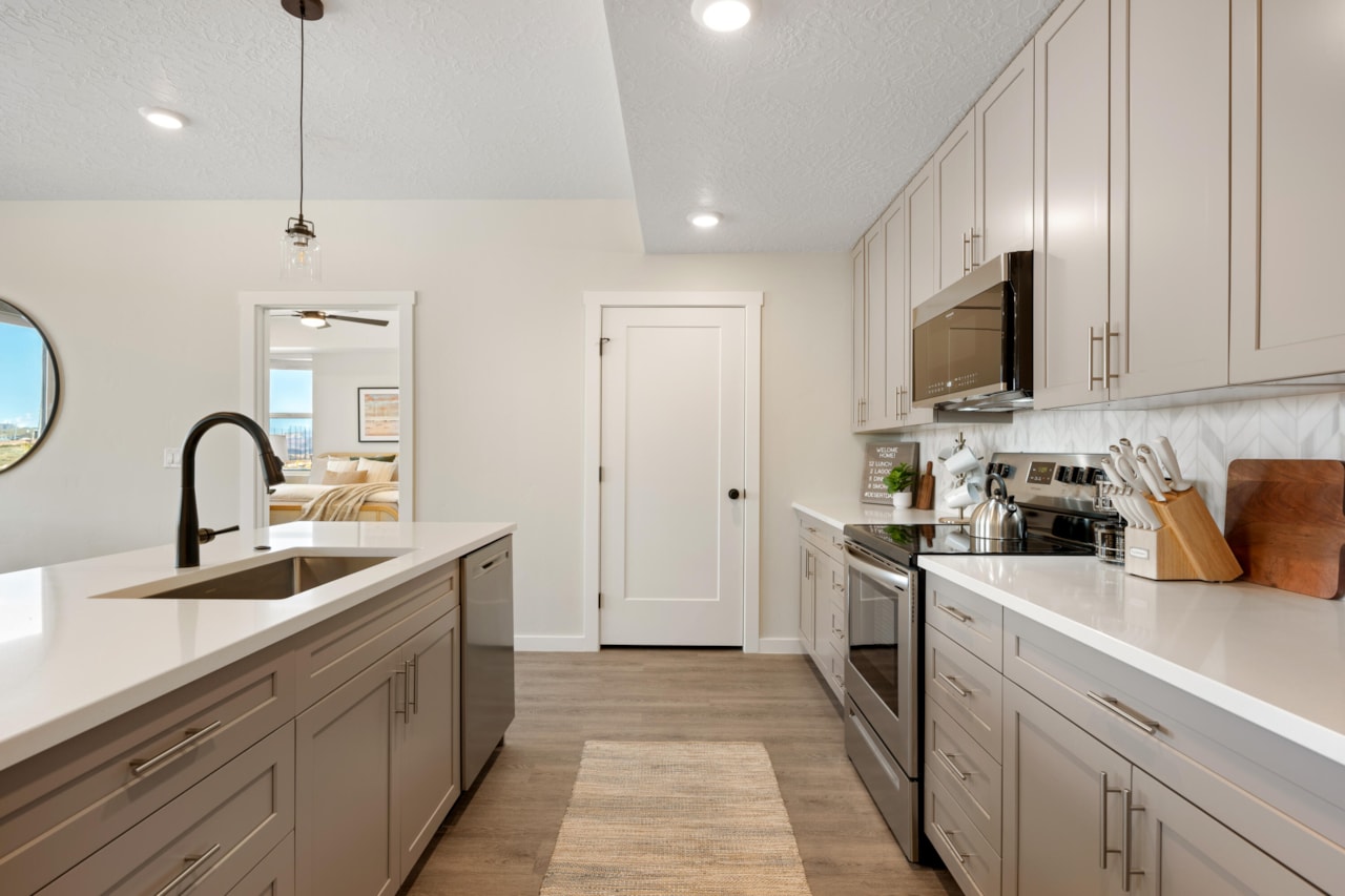 961 W Akoya Pearl DR #301 St George, UT 84790 condo for sale, MLS#26-267805 - Erika Rogers Photo 6