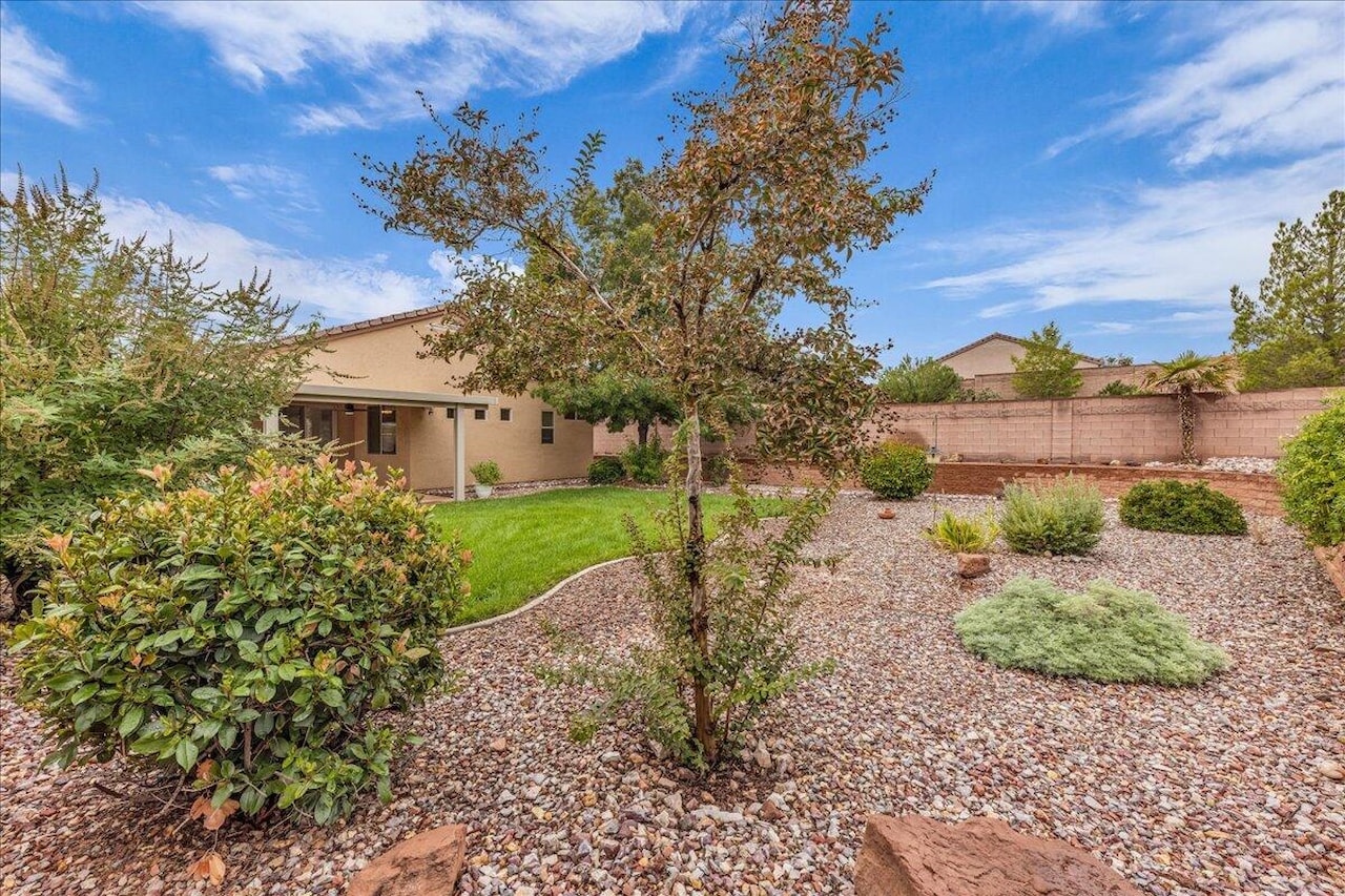 2903 E Slick Rock RD Washington, UT 84780 home for sale, MLS#26-267803 - Erika Rogers Photo 4