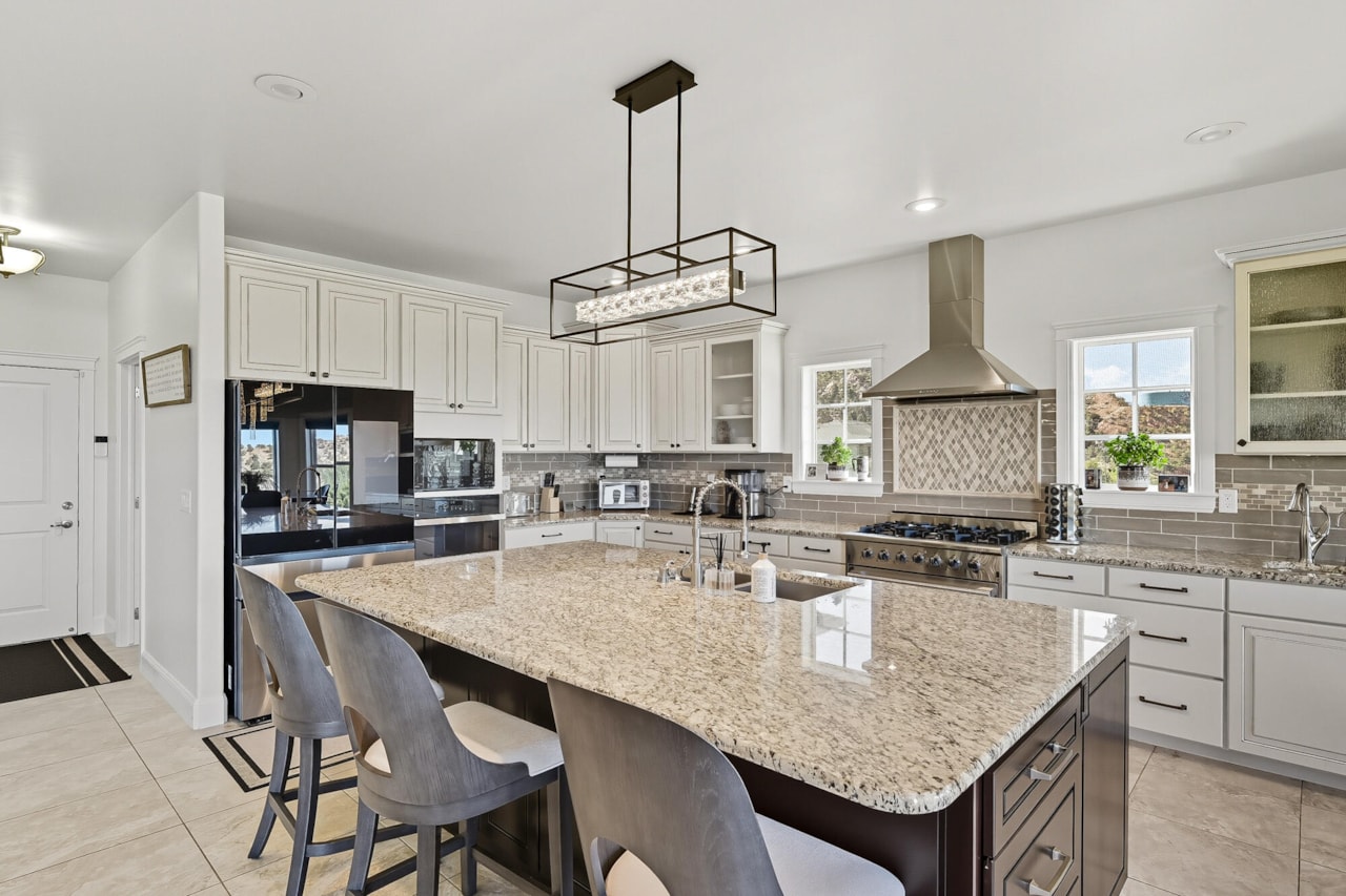 1283 N Knoll ST Cedar City, UT 84721 home for sale, MLS#26-267811 - Erika Rogers Photo 16