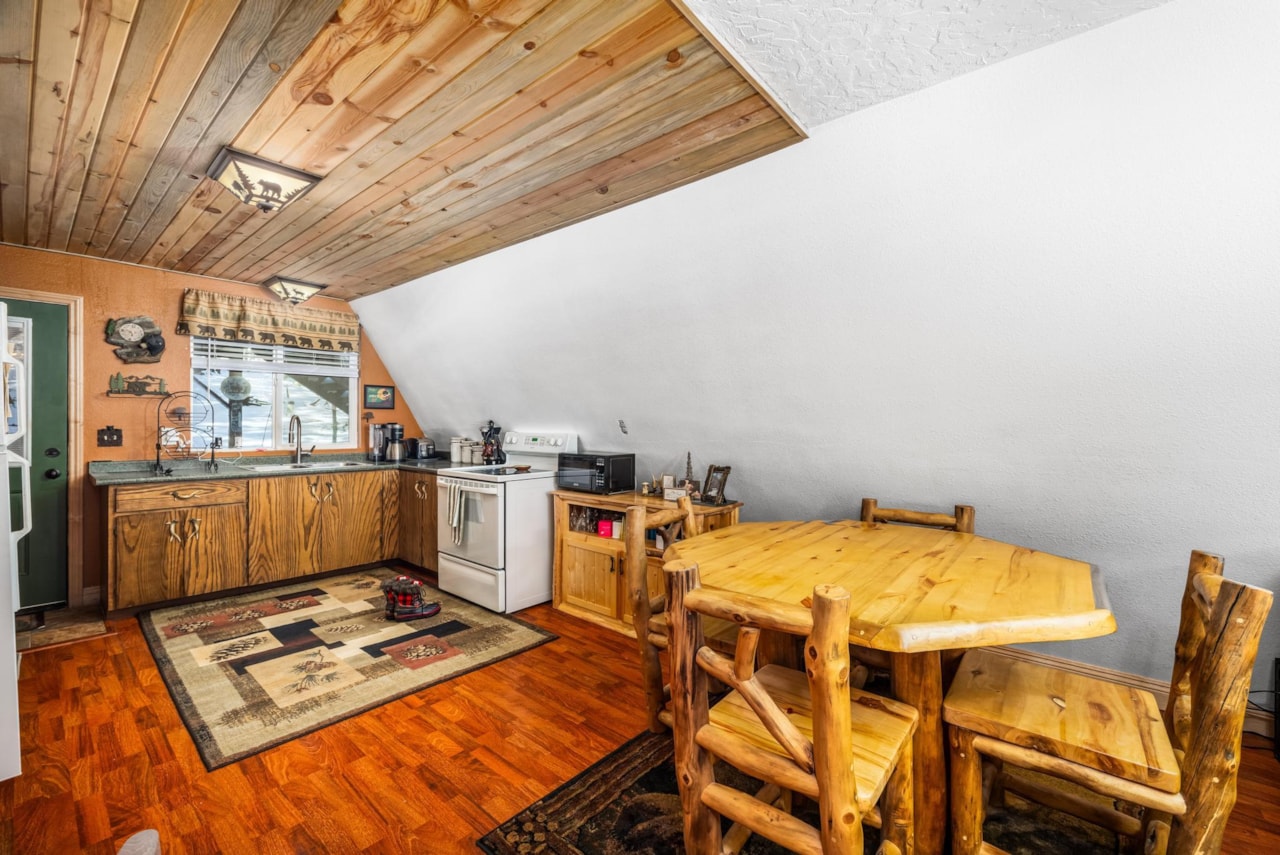 885 N Spruce DR Duck Creek, UT 84762 home for sale, MLS#26-267812 - Erika Rogers Photo 8