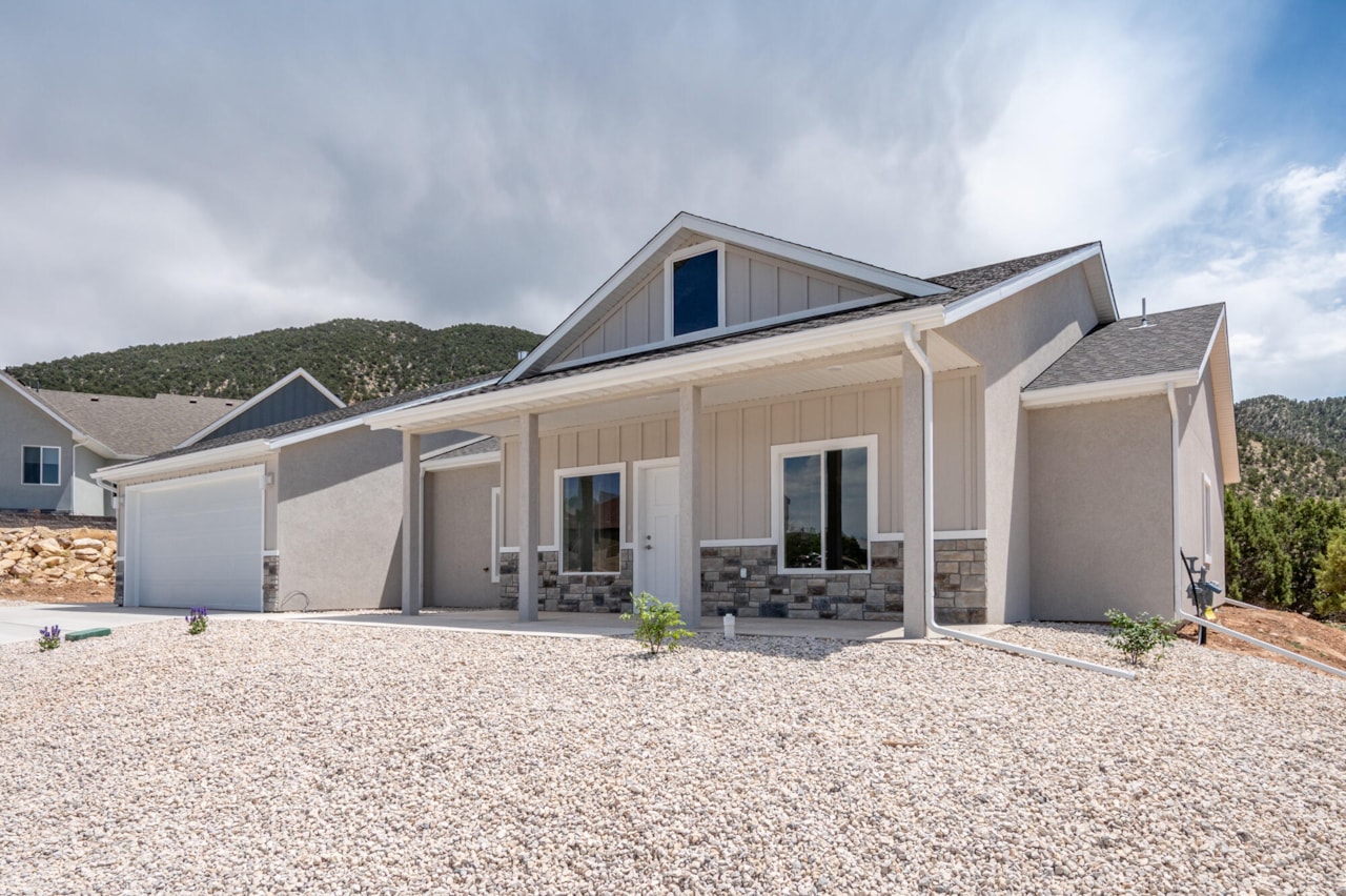 1152 E Smokey Trail Way Cedar City, UT 84721 home for sale, MLS#26-267807 - Erika Rogers Photo 6