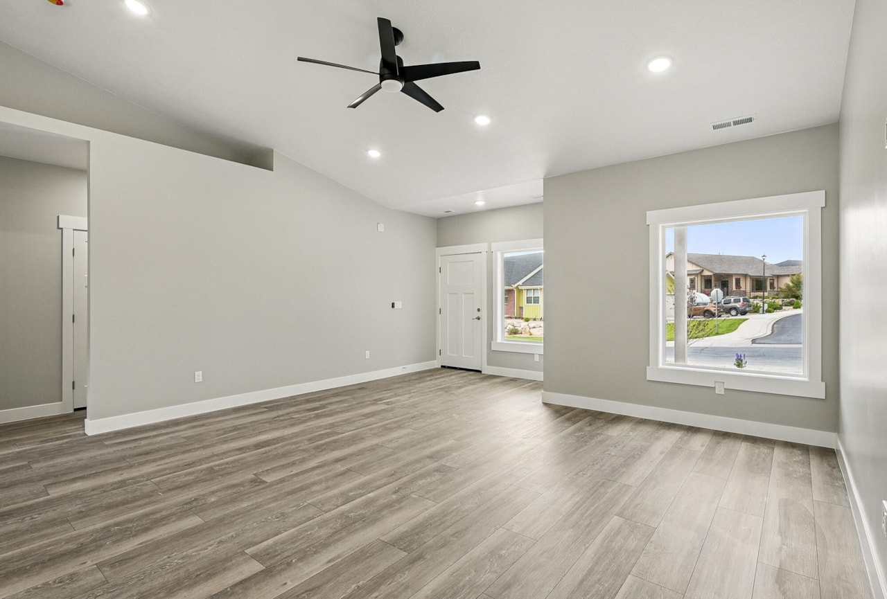 1152 E Smokey Trail Way Cedar City, UT 84721 home for sale, MLS#26-267807 - Erika Rogers Photo 12