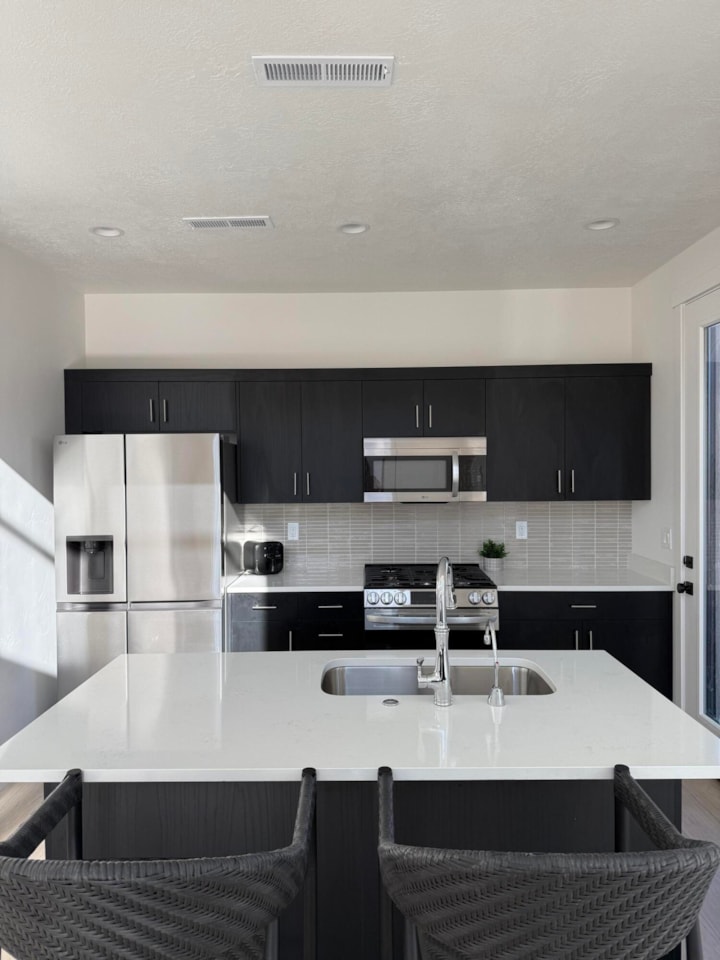 544 W Olive LN St George, UT 84790 home for sale, MLS#25-266757 - Erika Rogers Photo 7