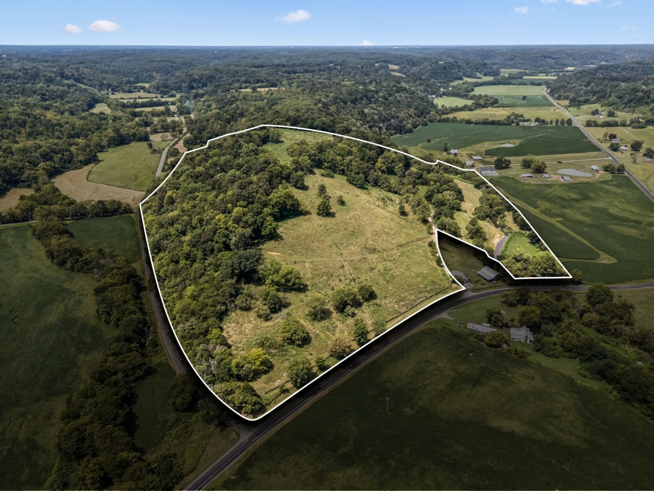 4951 Weakley Creek Rd Lawrenceburg, TN 38464 | MLS 3074591