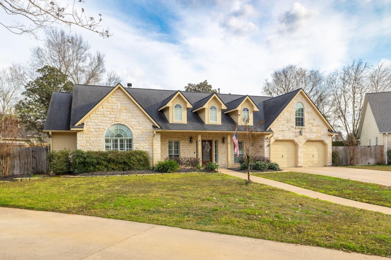 2709 Chase Street Brenham, TX 77833 | MLS 50091683