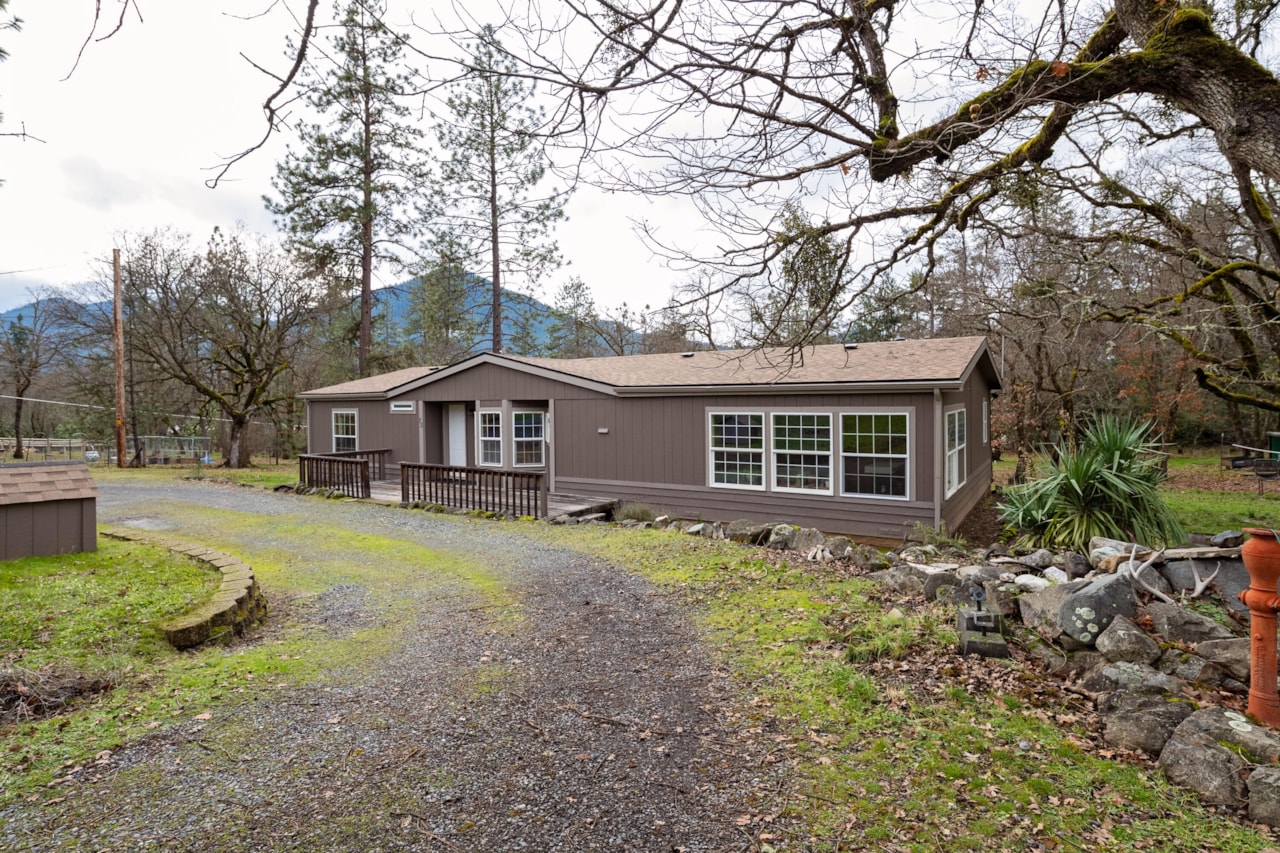 75 Anna Laura Rd Jacksonville, OR 97530 | MLS 220213502