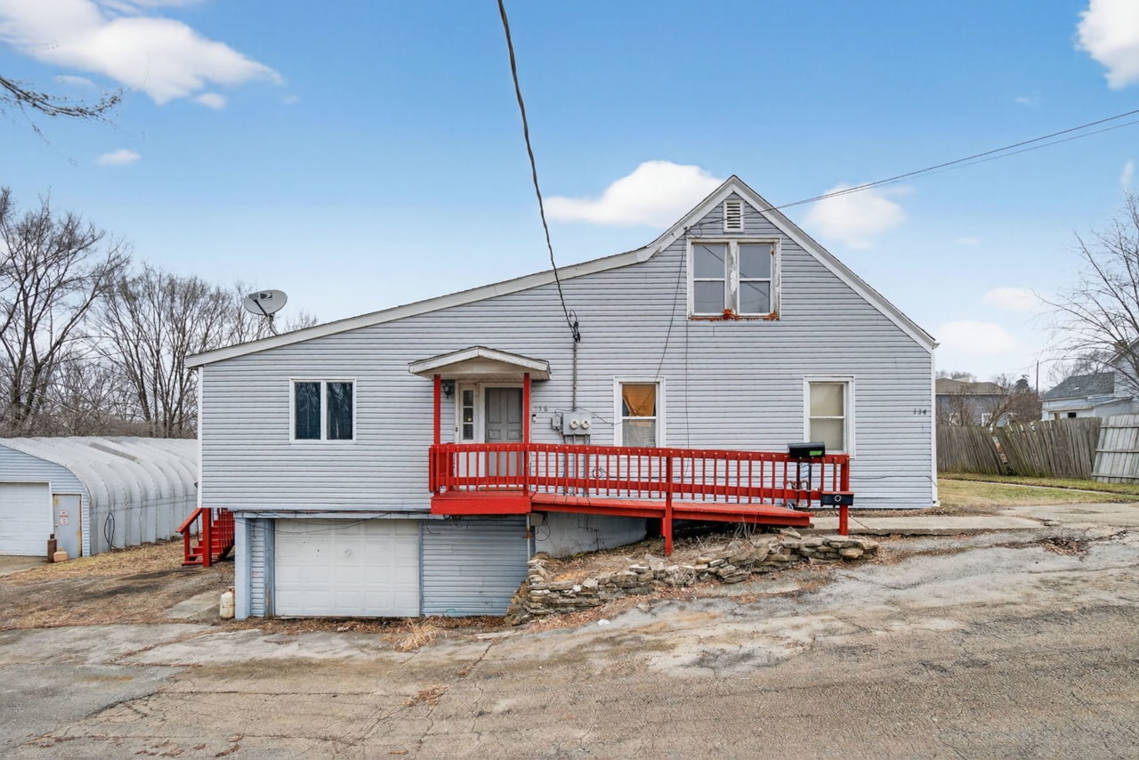 136 W 18th St Lockport, IL 60441 | MLS 12544315