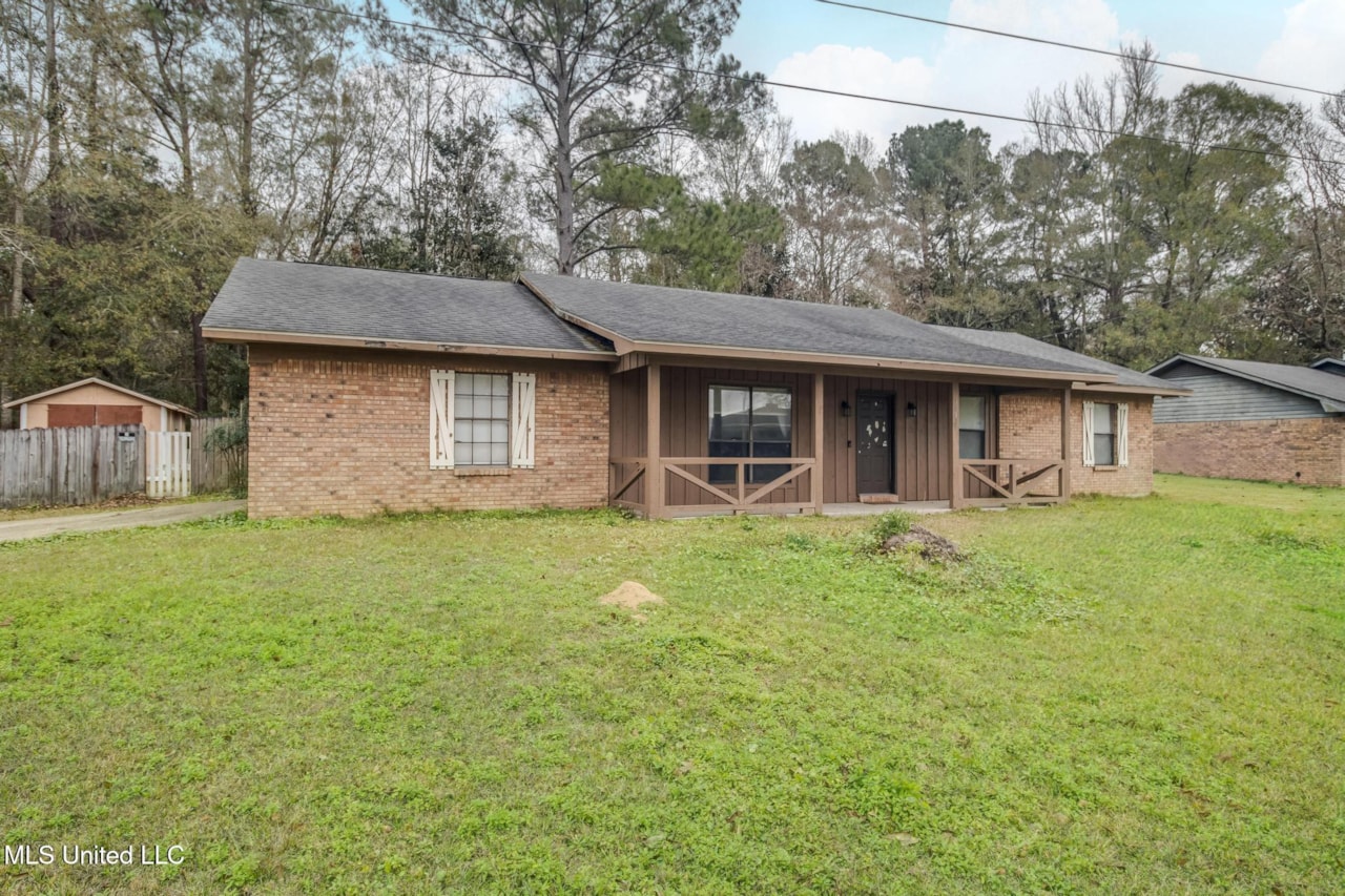 10428 Riverbend Circle Moss Point, MS 39562 | MLS 4135767