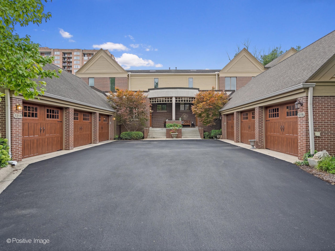 1218 Hawthorne Ct Hinsdale, IL 60521 | MLS 12460393