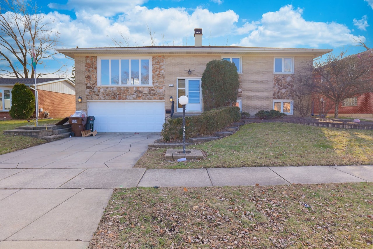 6432 Cedar Rd Oak Forest, IL 60452 | MLS 12546738
