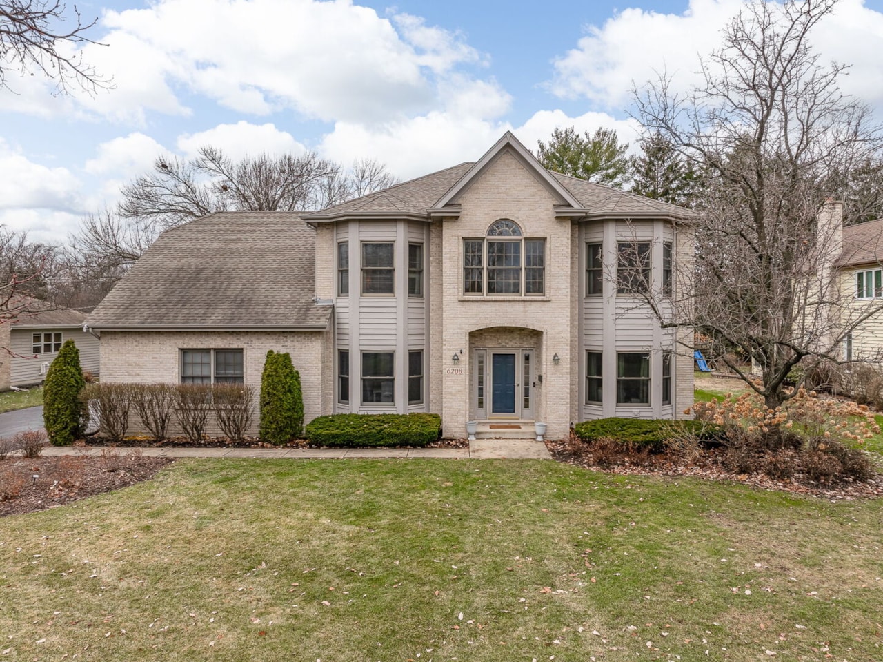 6208 Osage Ave Downers Grove, IL 60516 | MLS 12535972