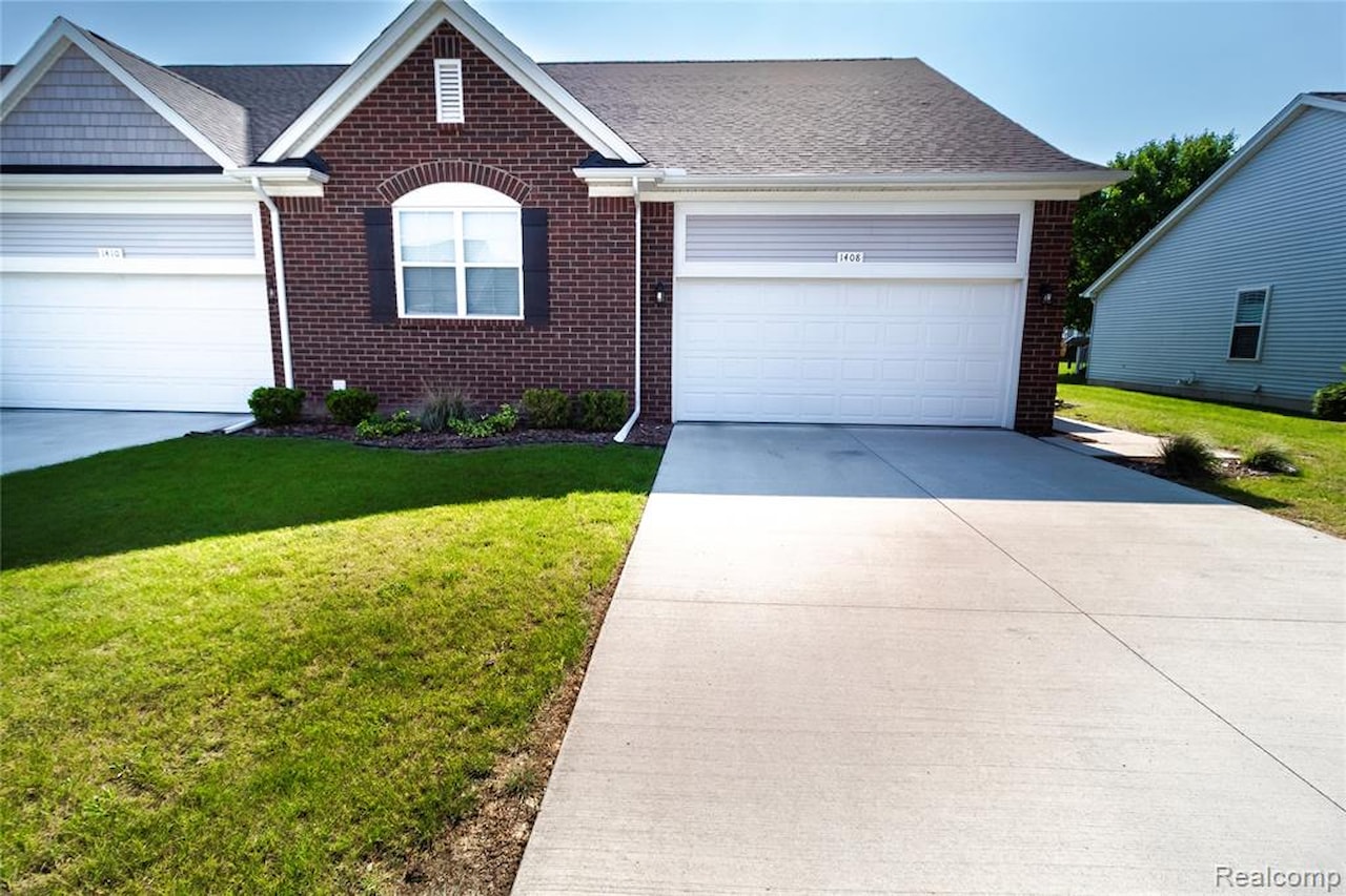 1408 Lincoln St, Lapeer, MI 48446 in Woodbridge Park|Lapeer MLS# 60964297