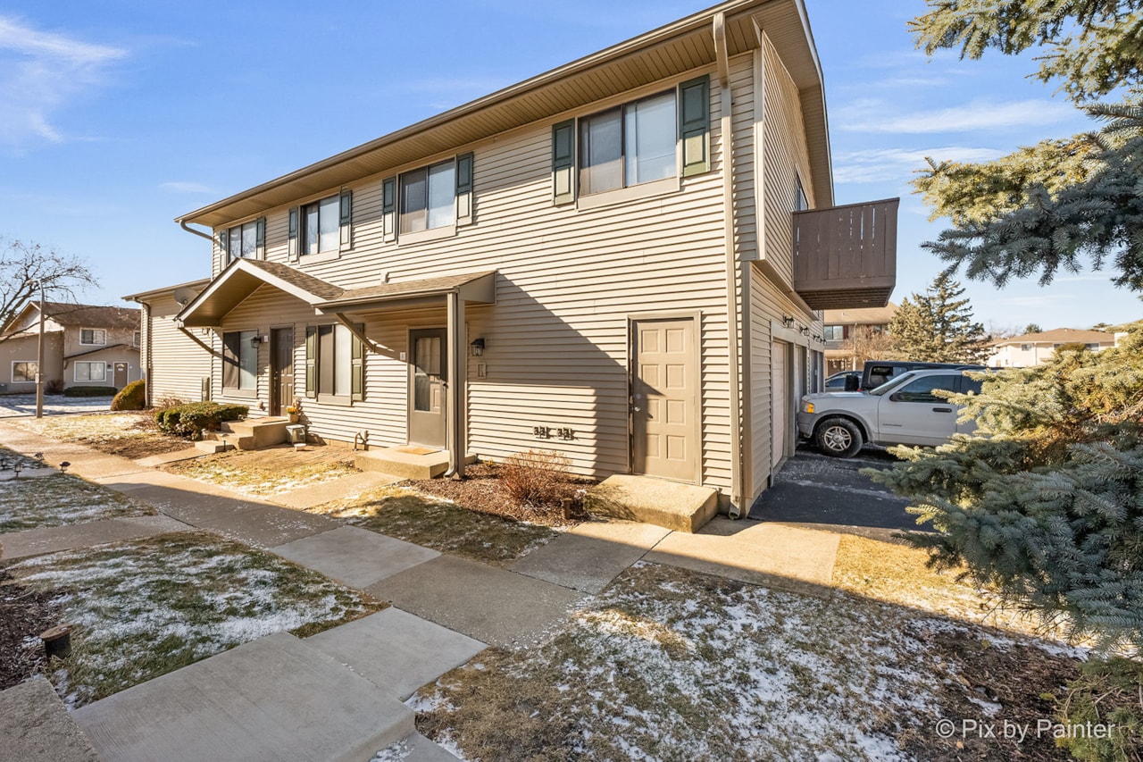 29w560 Winchester Circle #4 Warrenville, IL 60555 | MLS 12540506