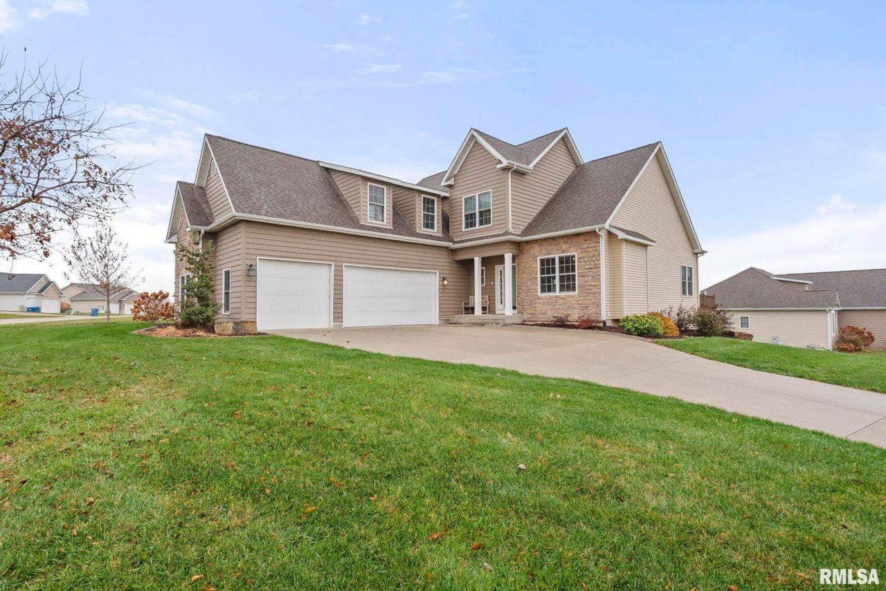 27 Blackstone Cir Circle Leclaire, IA 52753 | MLS QC4269576