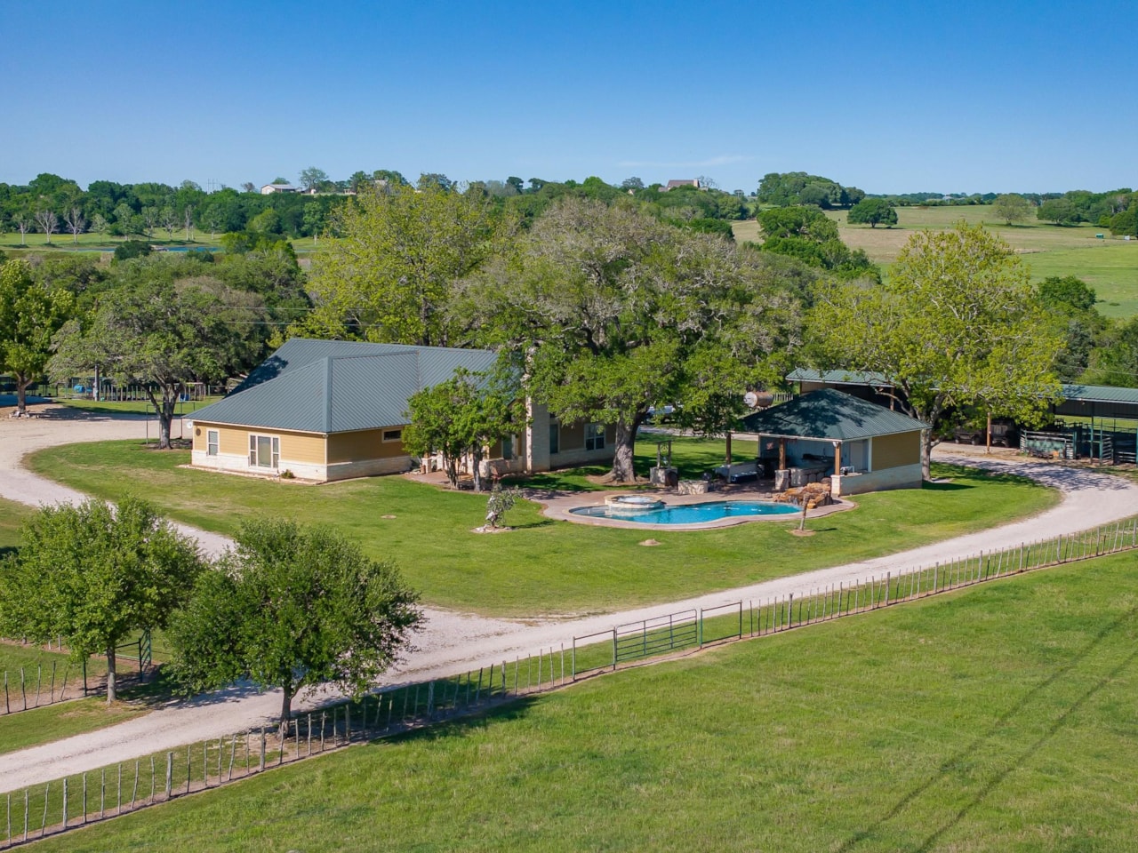 6808 Cedar Hill Road Brenham, TX 77833 | MLS 90443123