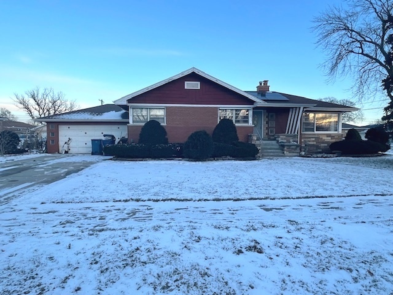 PHOTOS & DETAILS: 10045 S Keeler Ave, Oak Lawn, IL 60453 For Sale - MLS  #12553069 - Photos,