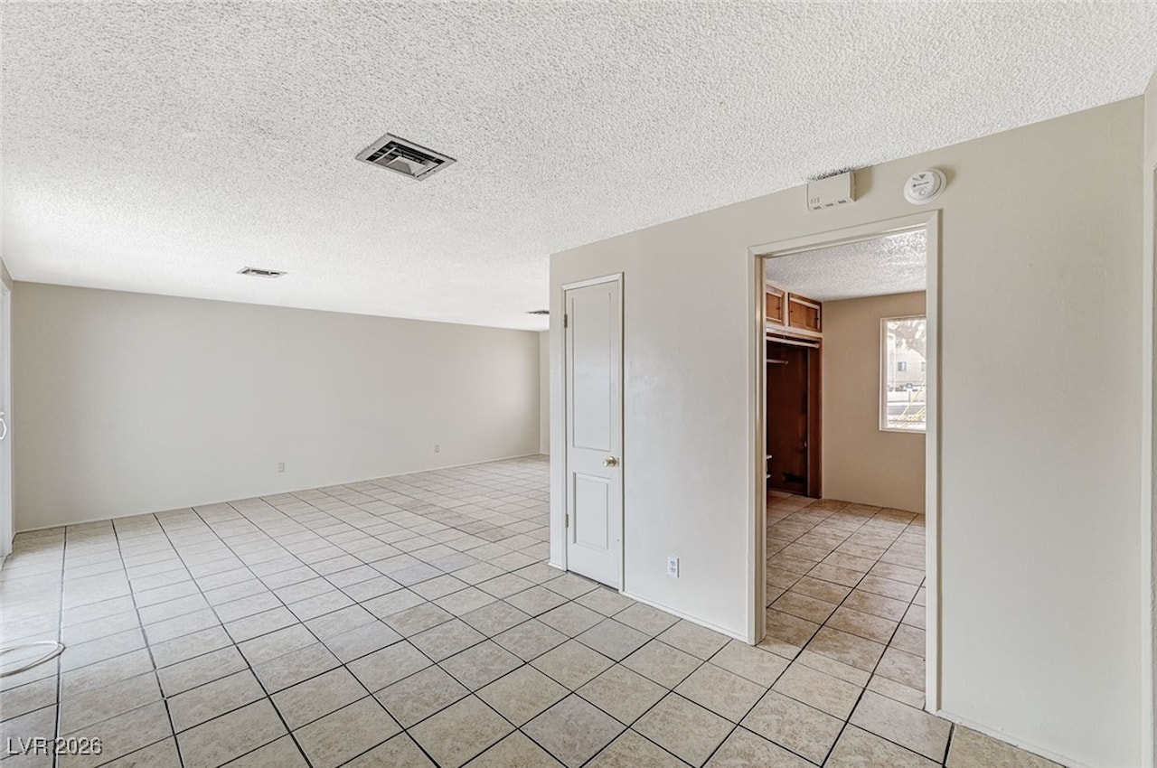 PHOTOS & DETAILS: 529 I, Boulder City, NV 89005 For Sale - MLS #2750843 -  Photos, Virtual Tour, School Info - Real Estate Listing Info OR 529 I, Boulder  City, NV 89005 – PHOTOS – MLS #2750843