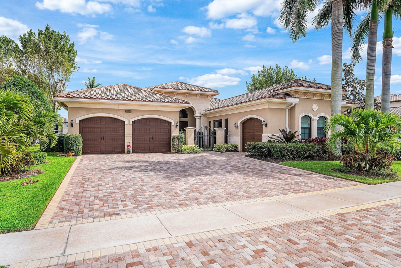 。ෆ˚* 16796 Charles River Dr Delray Beach, FL 33446 | MLS R11169469