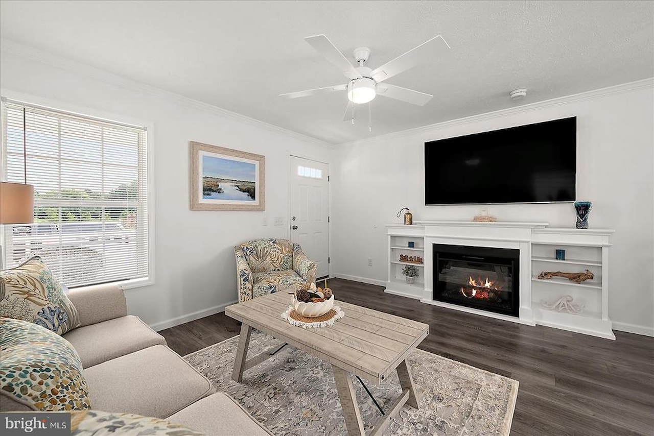  Real Estate for Sale - 12421 Beach Life Ln in Ocean City Photo 5