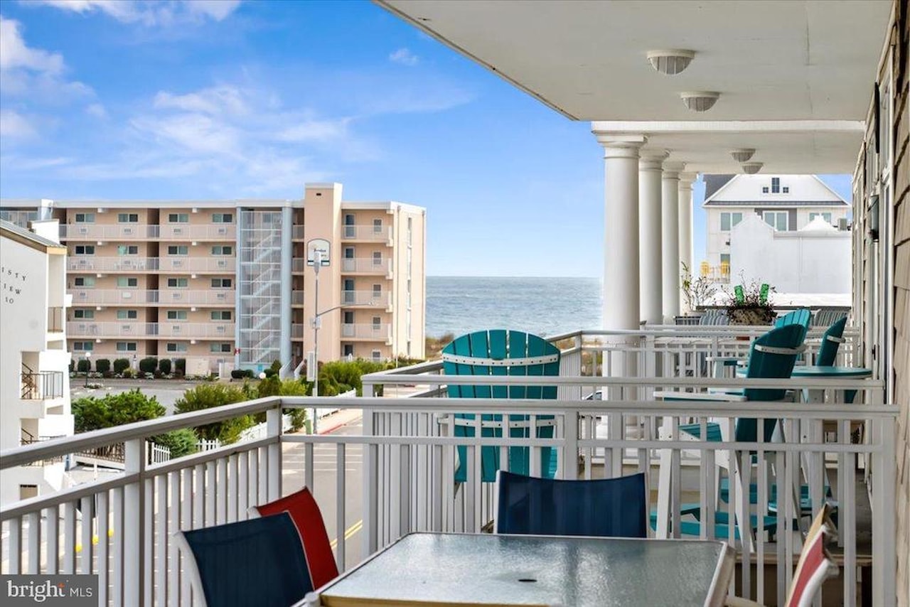 Seaside Retreat Real Estate for Sale - 13700 Coastal Hwy #302 in Ocean City Photo 3