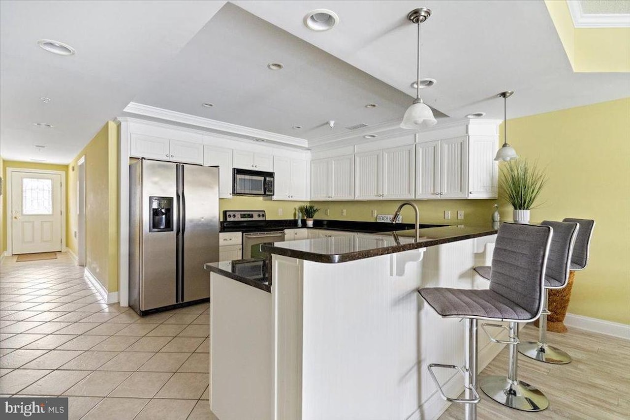Seaside Retreat Real Estate for Sale - 13700 Coastal Hwy #302 in Ocean City Photo 9