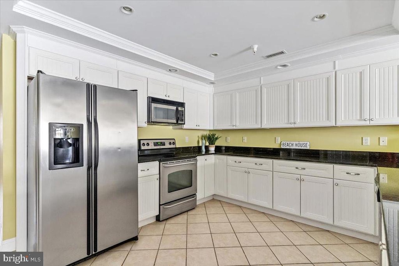 Seaside Retreat Real Estate for Sale - 13700 Coastal Hwy #302 in Ocean City Photo 11