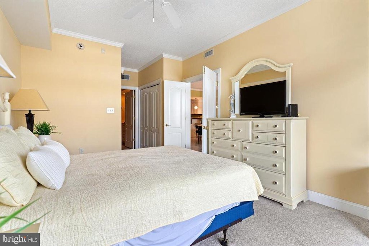 Seaside Retreat Real Estate for Sale - 13700 Coastal Hwy #302 in Ocean City Photo 16